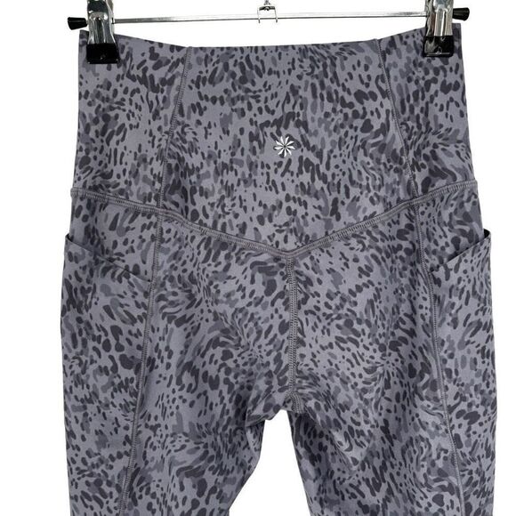 Athleta SALUTATION STASH POCKET II CAPRI LEOPARD Gray Lavender XSP - Picture 7 of 10